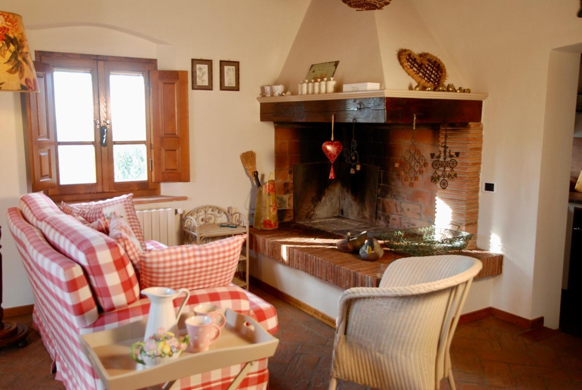 Appartamento Con Patio Privato E Giardino Tra Pisa E Firenze Palaia Ngoại thất bức ảnh